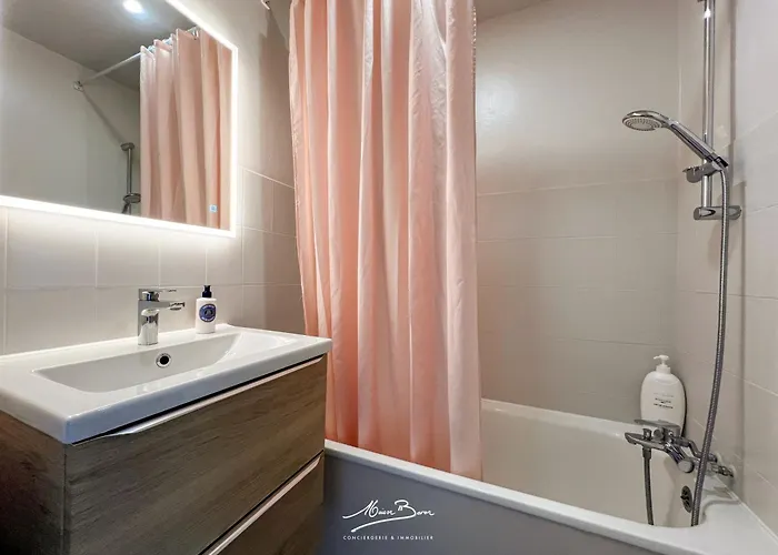 Lumineux 4 Couchages Avec Terrasse A 500m De La Plage, Parking Gratuit Apartman Six-Fours-les-Plages